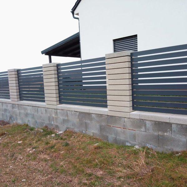Hliníkový plot s lamelou 90x25 - Brno