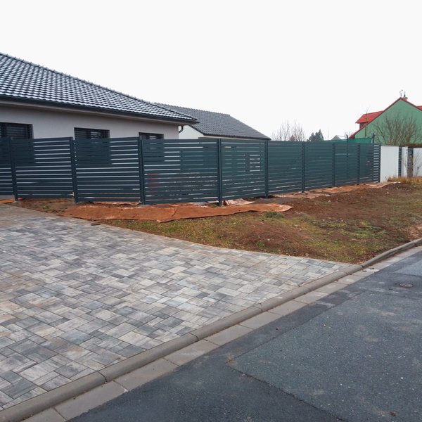 Plot s lamelovou vyplní 90x25 barva Antracit 2