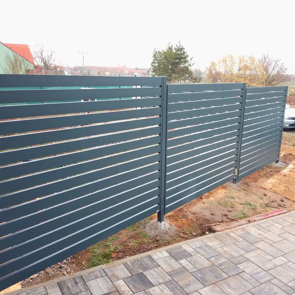 Plot s lamelovou vyplní 90x25 barva Antracit