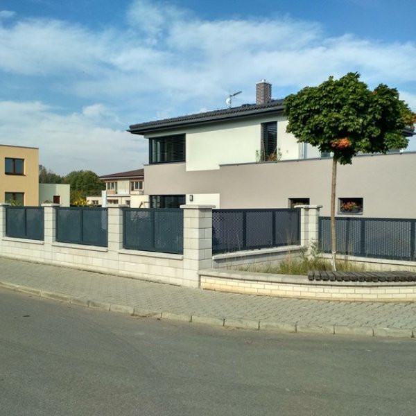 Plot s tahokov výplní - Praha