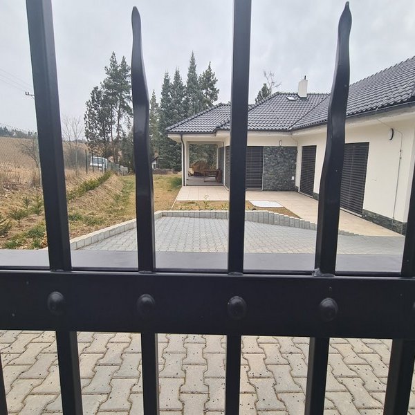 Samonosná brána kovaná - Kyjov